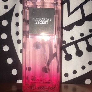 Victoria’s Secret BOMBSHELL Fragrance Mist